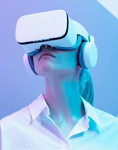 woman-wearing-virtual-reality-simulator